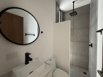 LOMAS DEL DORADO, Casa en VENTA y RENTA con recamara en PB, frente a parque