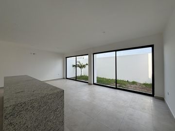 LOMAS DEL DORADO, Casa en VENTA y RENTA con recamara en PB, frente a parque