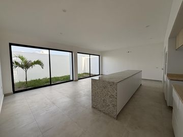 LOMAS DEL DORADO, Casa en VENTA y RENTA con recamara en PB, frente a parque