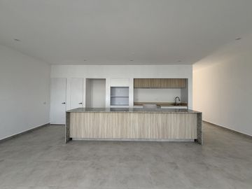 LOMAS DEL DORADO, Casa en VENTA y RENTA con recamara en PB, frente a parque