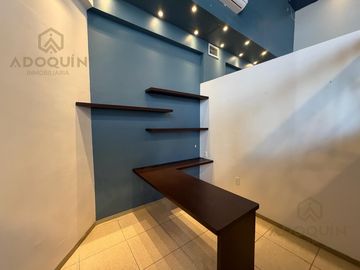 Oficina o local comercial adecuado junto a Playacar frente aeropuerto Playa del Carmen
