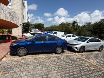 Oficina o local comercial adecuado junto a Playacar frente aeropuerto Playa del Carmen