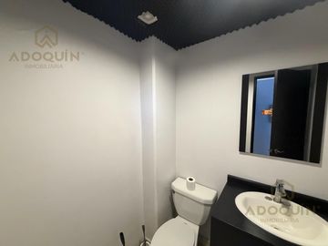 Oficina o local comercial adecuado junto a Playacar frente aeropuerto Playa del Carmen
