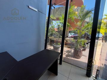Oficina o local comercial adecuado junto a Playacar frente aeropuerto Playa del Carmen