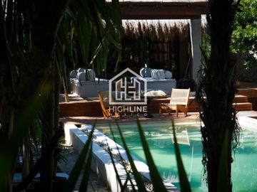 VILLA EN VENTA EN TULUM FRENTE A A LA PLAYA CON ALBERCA ROI EXCLUSIVA AMUEBLADA Y EQUIPADA