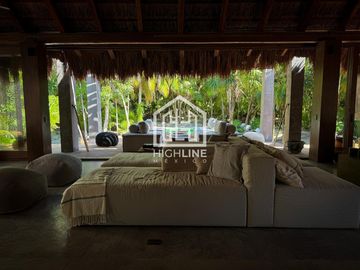 VILLA EN VENTA EN TULUM FRENTE A A LA PLAYA CON ALBERCA ROI EXCLUSIVA AMUEBLADA Y EQUIPADA
