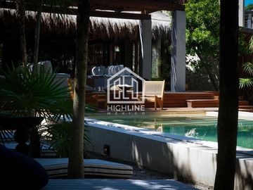 VILLA EN VENTA EN TULUM FRENTE A A LA PLAYA CON ALBERCA ROI EXCLUSIVA AMUEBLADA Y EQUIPADA