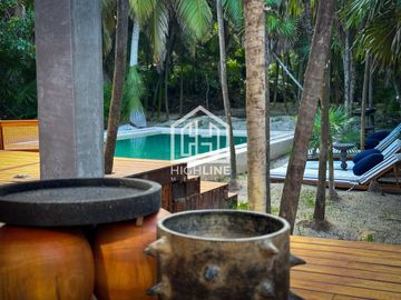 VILLA EN VENTA EN TULUM FRENTE A A LA PLAYA CON ALBERCA ROI EXCLUSIVA AMUEBLADA Y EQUIPADA