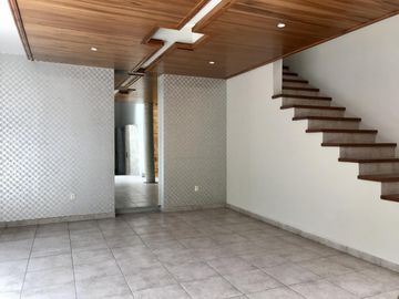 CASA EN RENTA FRACC. JARDINES DEL CAMPESTRE