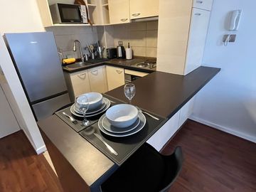 ARRIENDO COMPLETAMENTE AMOBLADO 1H Y 1B