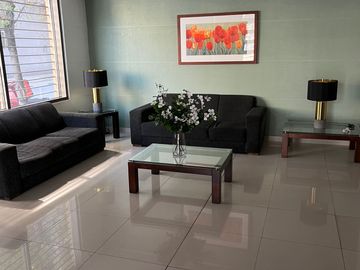 ARRIENDO COMPLETAMENTE AMOBLADO 1H Y 1B