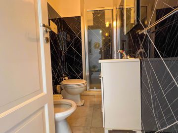 VENTA DEPARTAMENTO 5 AMBIENTES FRENTE CENTRO
