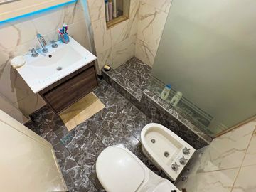 VENTA DEPARTAMENTO 5 AMBIENTES FRENTE CENTRO