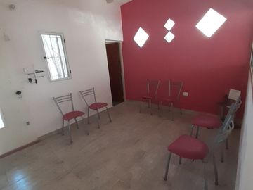 ALQUILER DE OFICINA  EN MORENO