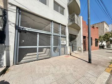 Depto. 3 amb frente Patio y Balcón P. Patricios