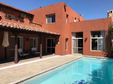 VENTA CASA 5 DORMS BARRIO VILLA OLIVOS KM 36