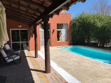 VENTA CASA 5 DORMS BARRIO VILLA OLIVOS KM 36
