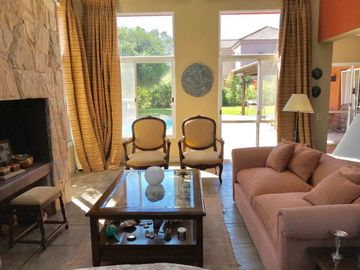 VENTA CASA 5 DORMS BARRIO VILLA OLIVOS KM 36