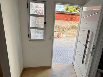 DEPARTAMENTO 2 AMBIENTES A ESTRENAR CON GRAN PATIO. LAFERRERE CENTRO.