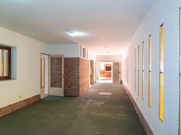 CASA EN VENTA TRES DORMITORIOS COCHERA AZCUENAGA