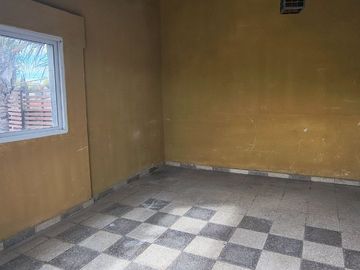 CASA DE TRES DORMITORIOS  PLANTA ALTA - TIRO SUIZO
