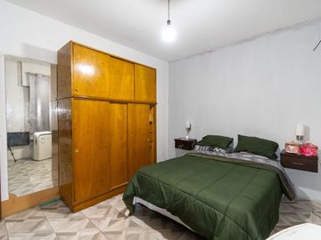 CASA DE TRES DORMITORIOS  PLANTA ALTA - TIRO SUIZO