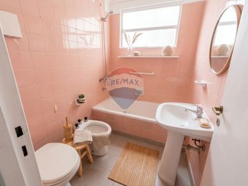 VENDE 3 amb con balcón al frente Flores, lavadero