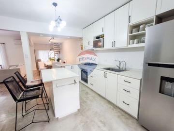 Vende casa 4amb Olivos Golf Vicente López Pileta