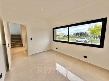 CASA 6 AMB VENTA B°SAN PABLO MUDATE YA CON EL 30%