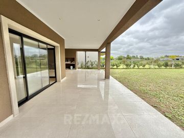 CASA 6 AMB VENTA B°SAN PABLO MUDATE YA CON EL 30%