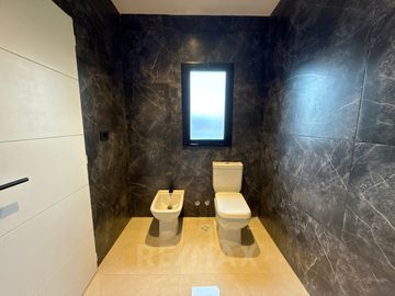CASA 6 AMB VENTA B°SAN PABLO MUDATE YA CON EL 30%