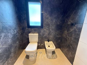 CASA 6 AMB VENTA B°SAN PABLO MUDATE YA CON EL 30%