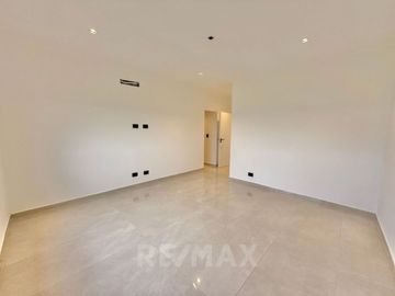 CASA 6 AMB VENTA B°SAN PABLO MUDATE YA CON EL 30%