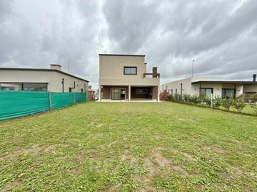 CASA 6 AMB VENTA B°SAN PABLO MUDATE YA CON EL 30%