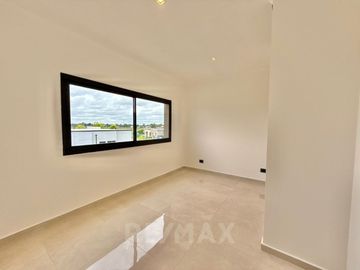 CASA 6 AMB VENTA B°SAN PABLO MUDATE YA CON EL 30%