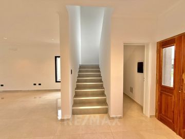 CASA 6 AMB VENTA B°SAN PABLO MUDATE YA CON EL 30%