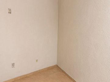 Venta PH 2 ambientes  con patio y local - Morón