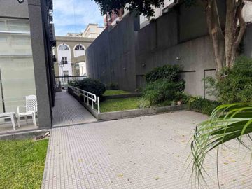 ALQUILER EXCELENTE 2 AMB COCHERA. Edificio Premium