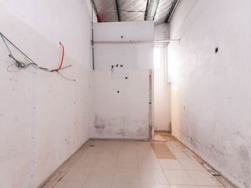 ALQUILER LOCAL COMERCIAL FONDO LIBRE 300M2 TOTAL