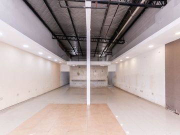 ALQUILER LOCAL COMERCIAL FONDO LIBRE 300M2 TOTAL