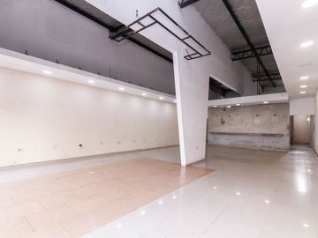 ALQUILER LOCAL COMERCIAL FONDO LIBRE 300M2 TOTAL