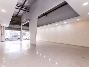 ALQUILER LOCAL COMERCIAL FONDO LIBRE 300M2 TOTAL