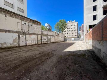 ALQUILER LOTE PARA COCHERAS ZONA LA PERLA