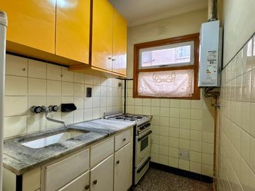 Venta departamento dos ambientes luminoso centro
