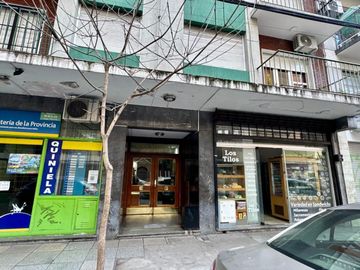 Venta departamento dos ambientes luminoso centro