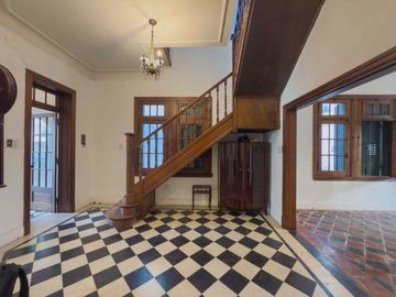 CASA EN ALQUILER LA PLATA