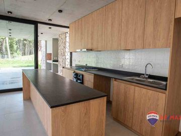 CASA VENTA PINAMAR BARRIO PIONEROS 4 AMBIENTES