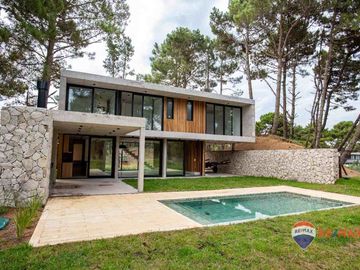 CASA VENTA PINAMAR BARRIO PIONEROS 4 AMBIENTES
