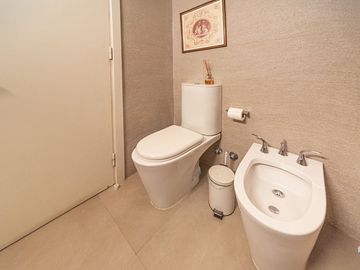 Venta casa 7 amb en Parque Leloir pileta cocheras