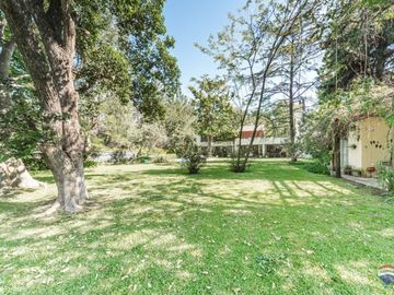 Venta casa 7 amb en Parque Leloir pileta cocheras